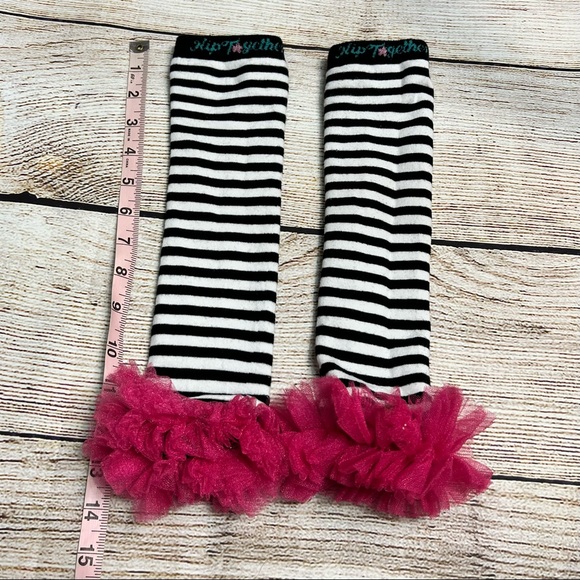 Hip Together Baby Crawling Socks with Ruffles - Picture 3 of 3